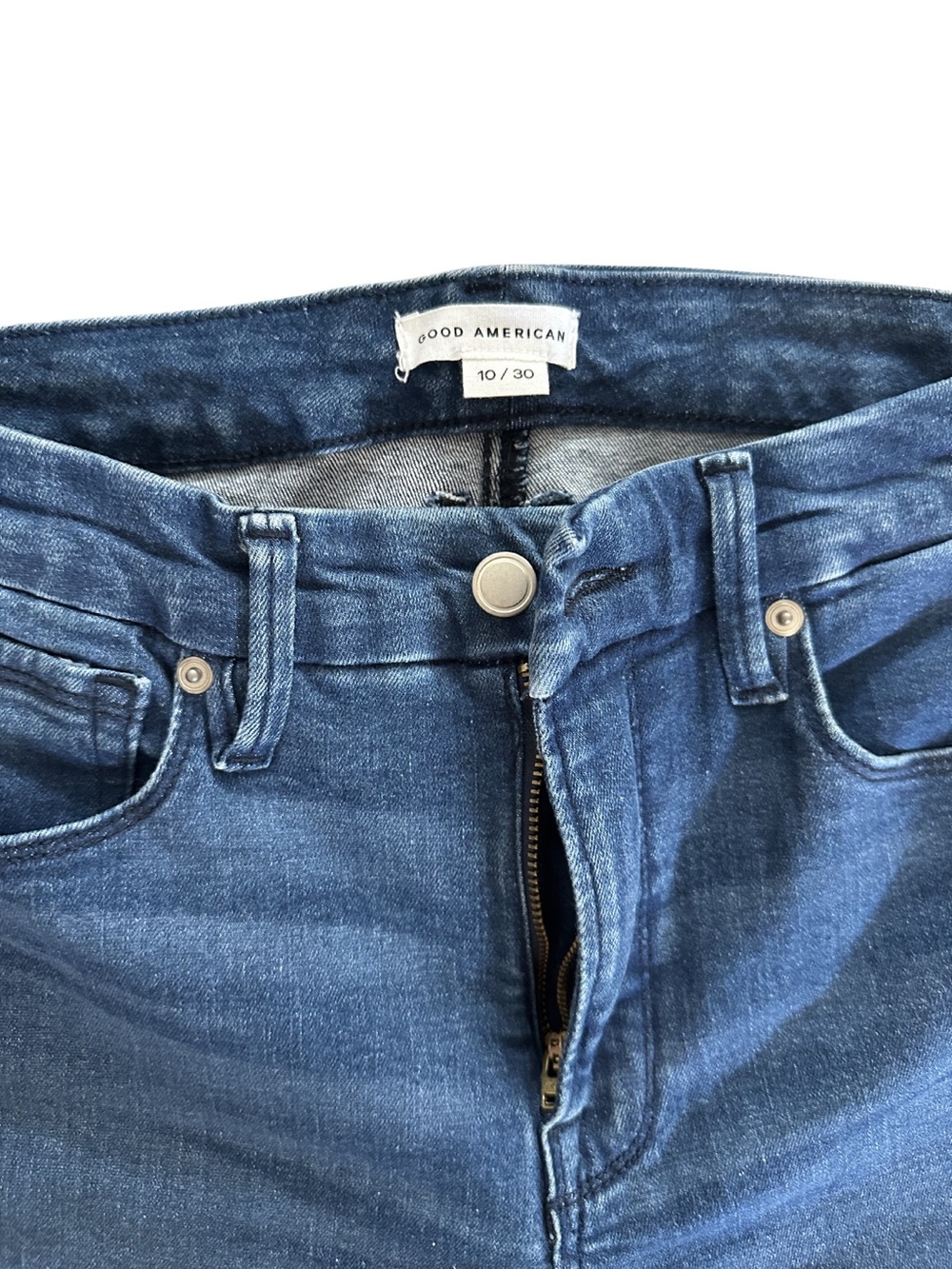 Good American Petit Blue Straight Jeans